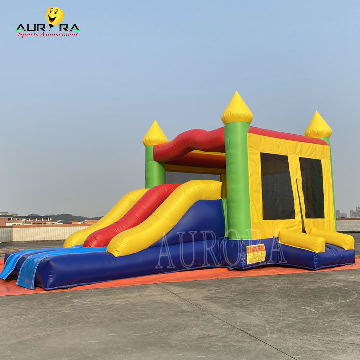 Château de saut en couleurs enfants maison gonflable avec glisser