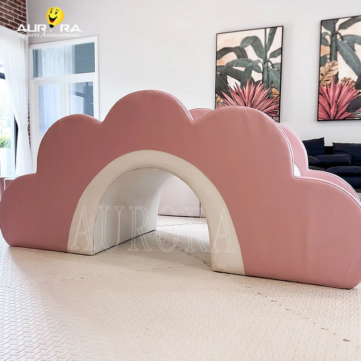 Équipement de jeux doux pour enfants en rose pastel et blanc non toxique