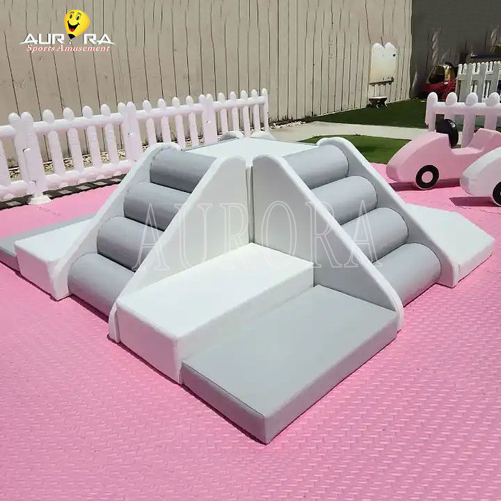 Ensemble de jeux en rose blanc et blanc pour les enfants