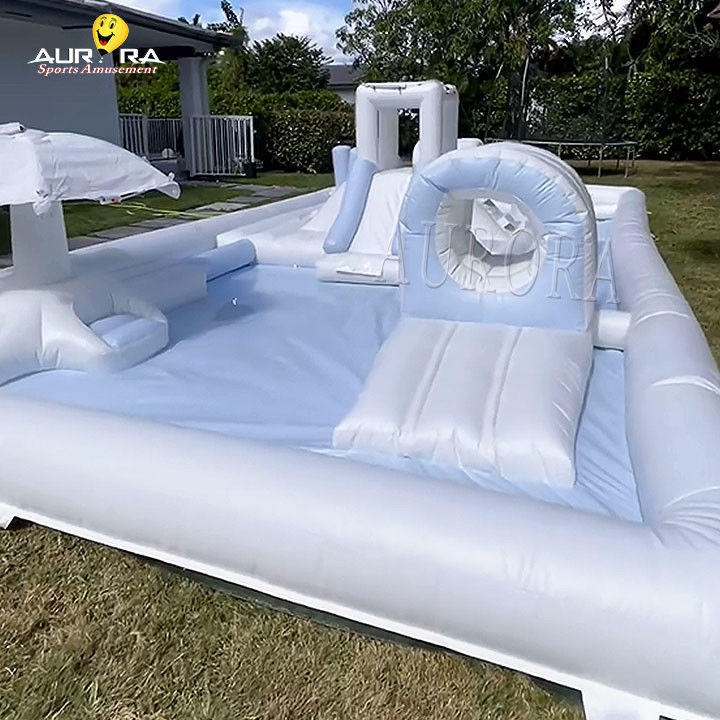 Équipement de jeu gonflable en extérieur blanc Terrain de jeux piscine à toboggan pour enfants