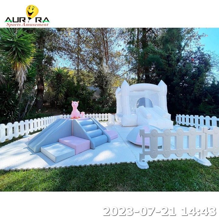terrain de jeux pour enfants en gros de jeux doux espace de glisse blanc intérieur pour la fosse de balle