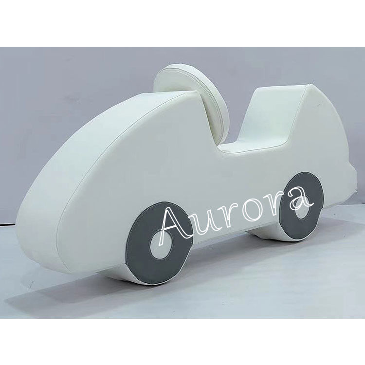 Équipement de jeux pour enfants en blanc et gris