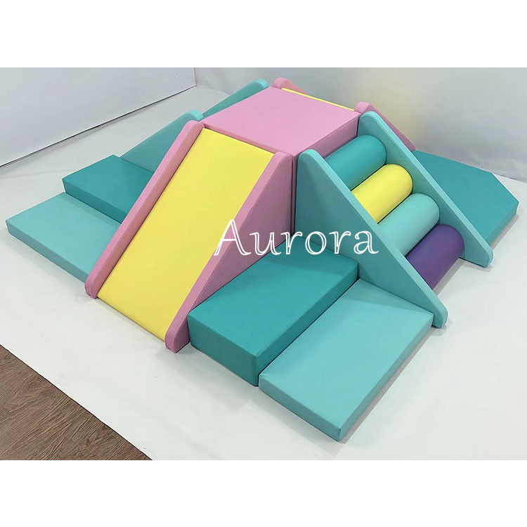 Ensemble de jeux pour enfants, équipement de jeux en mousse écologique vert