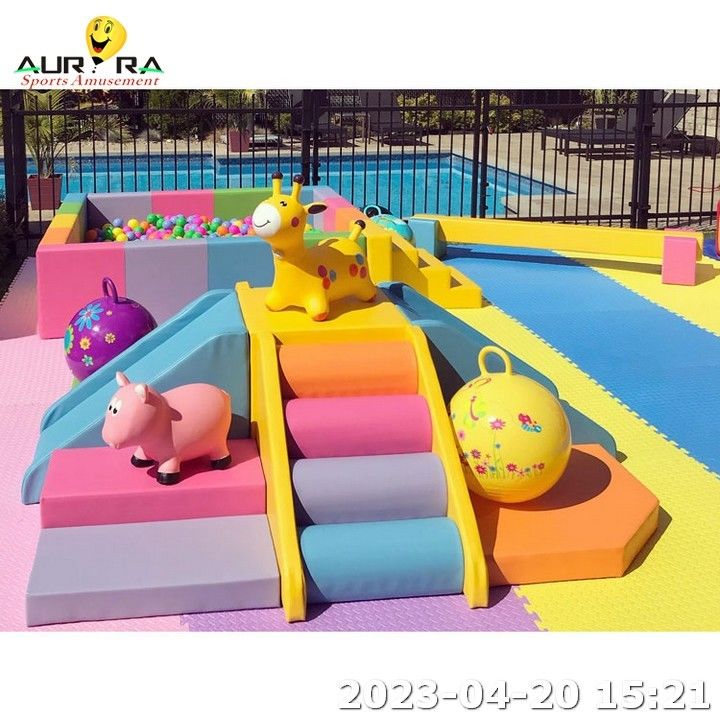PU en cuir pour enfants équipement de jeu doux Bloc de mousse Terrain de jeux en intérieur Ballon piscine bleu