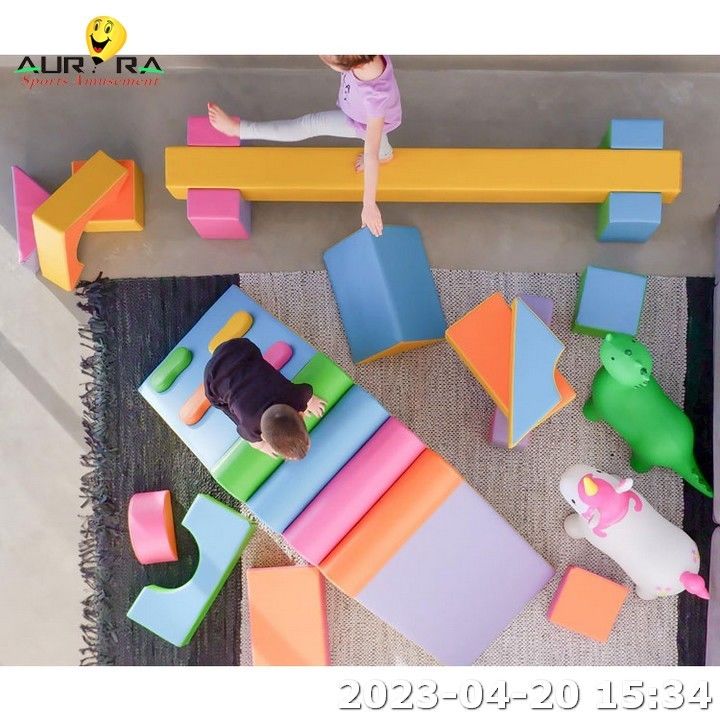 PU en cuir pour enfants équipement de jeu doux Bloc de mousse Terrain de jeux en intérieur Ballon piscine bleu
