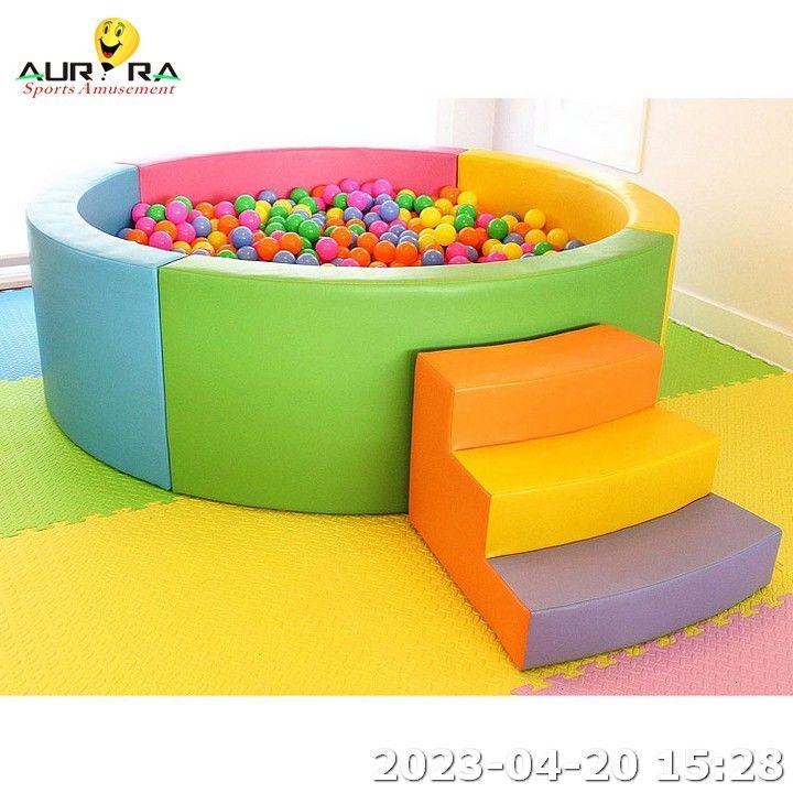 Jeu de piscine à billes rondes orange terrain de jeux Les enfants glissent Jeu doux intérieur