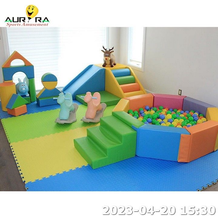 Jeu de piscine à billes rondes orange terrain de jeux Les enfants glissent Jeu doux intérieur