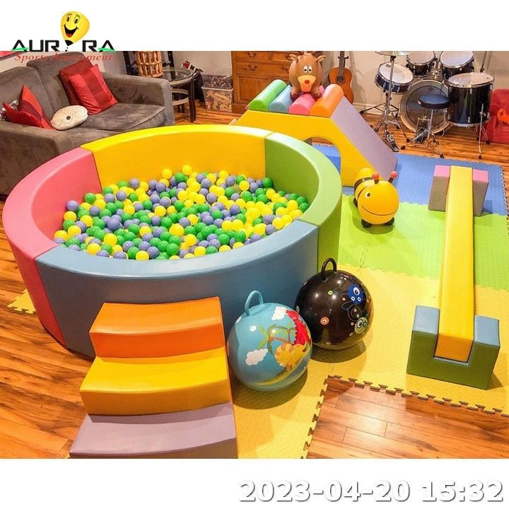 Jeu de piscine à billes rondes orange terrain de jeux Les enfants glissent Jeu doux intérieur