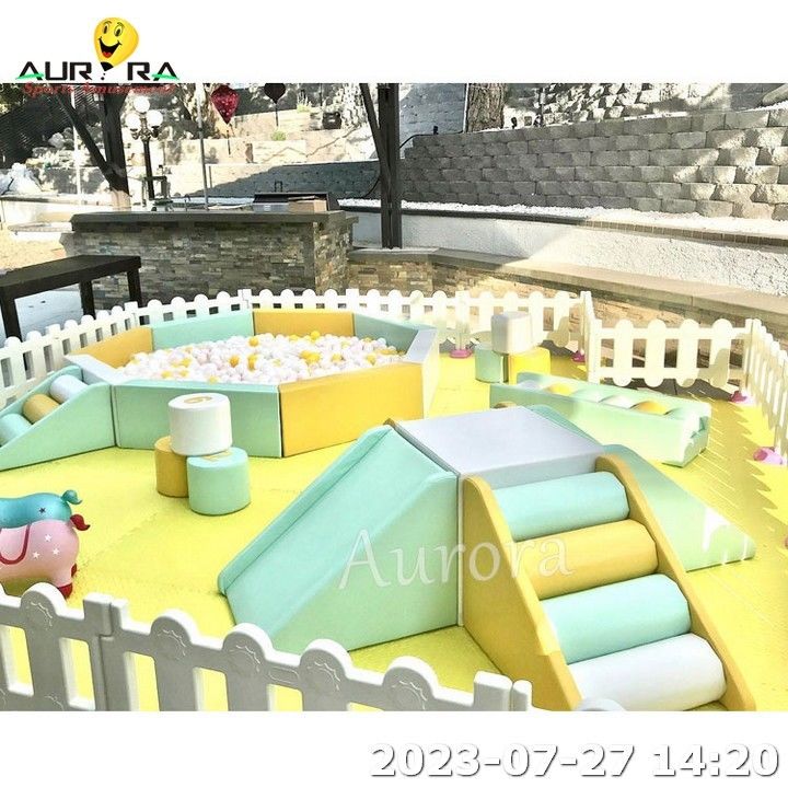 Jeux doux Équipement d'escalade pour enfants en plein air Amusement Blue Ball Pit Lieu de jeux intérieur