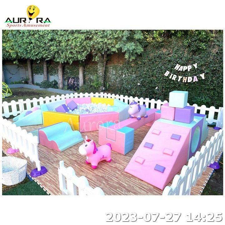 Jeux doux Équipement d'escalade pour enfants en plein air Amusement Blue Ball Pit Lieu de jeux intérieur