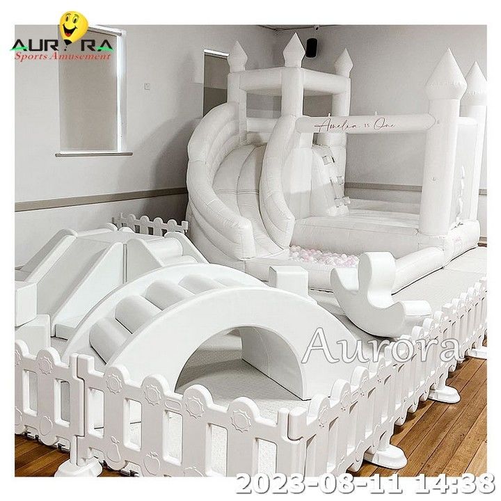 Ensemble de jeux doux Beige et blanc Couleurs neutres Centre de fête pour enfants Équipement de jeux doux