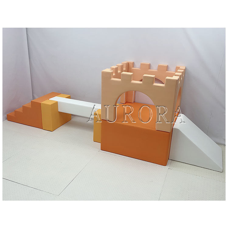 Equipement de jeu à la pâte orange personnalisé Terrain de jeux en plein air avec trou de balle