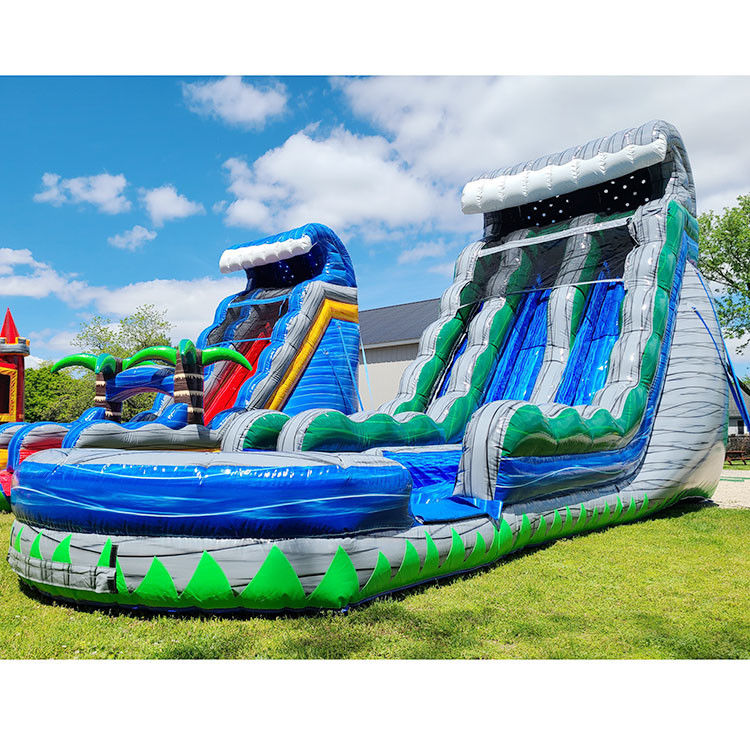 Grand toboggan gonflable lac gonflable parc aquatique pour enfants et adultes en plein air