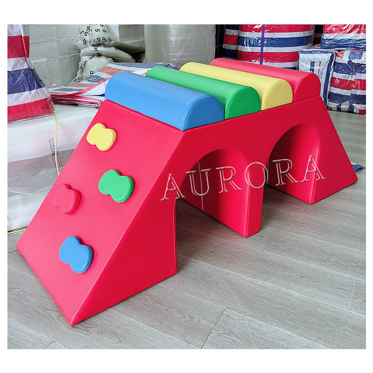 Jeu doux Location d' équipement de grimpeur doux Glisse de grimpeur jouez Blocs de mousse colorés